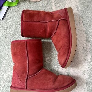 RED UGG BOOTS SHORT